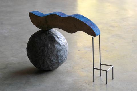 Pro memorie, 2003, beton, staal, hout
