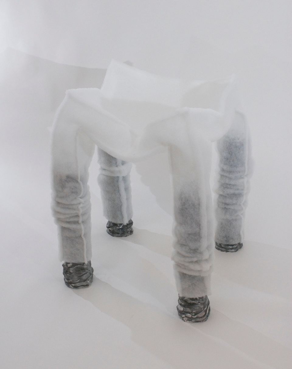 Slim fit, 2007, beton, fiberfill